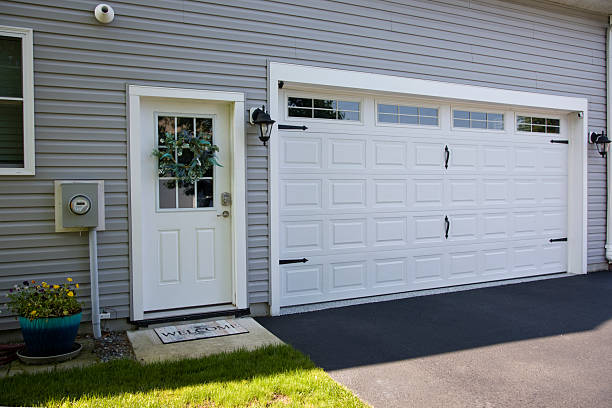 24/7 Emergency Garage Door Panel Replacement experts in Rector, AR